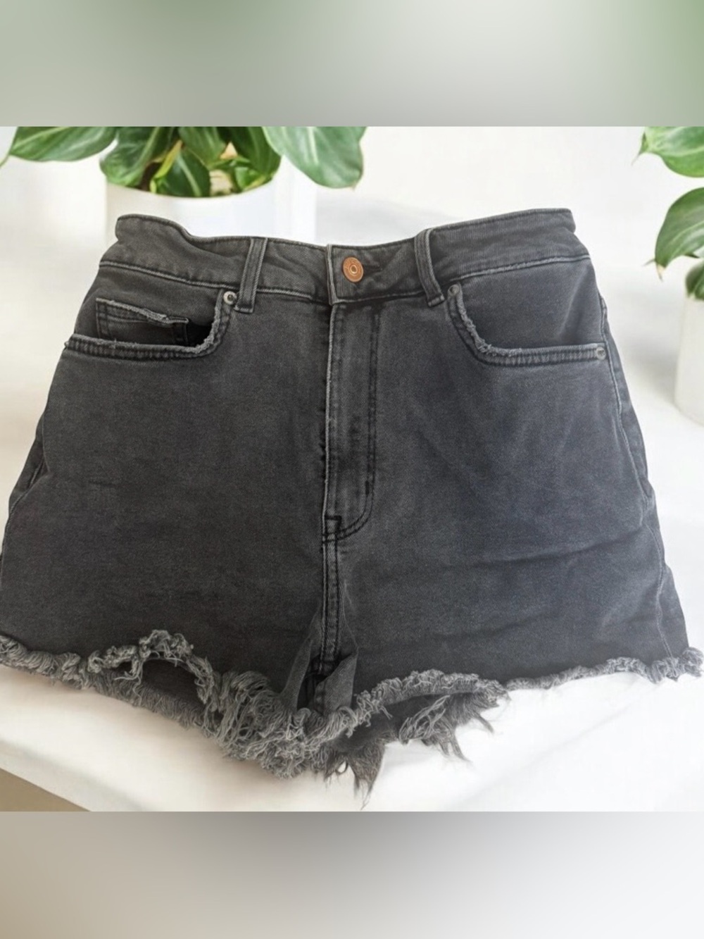 Divided Black High Rise Denim Shorts Size 4